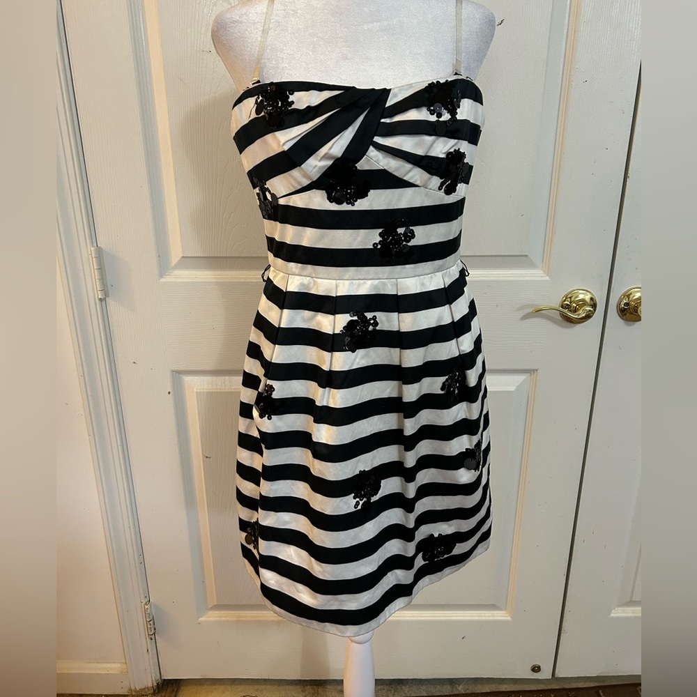 BCBGMaxAzria strapless/clear strap party dress, size 8